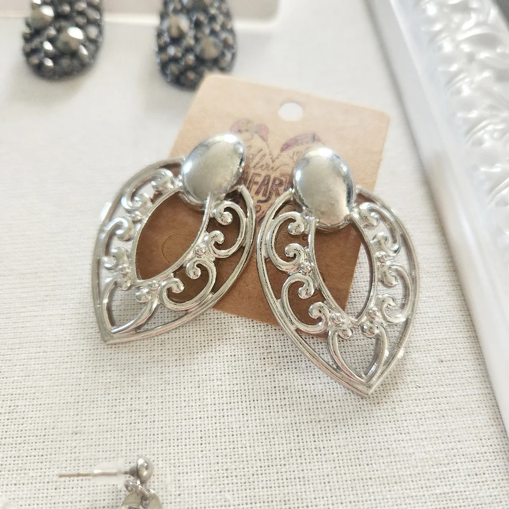 Silvertone Earring Bundle - 4 pairs set of pierced earrings - Picture 10 of 12